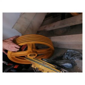 تعویض فلکه موتور آسانسور 